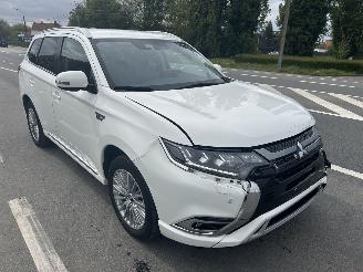 dommages fourgonnettes/vécules utilitaires Mitsubishi Outlander PLUG-IN HYBRID 2020/12