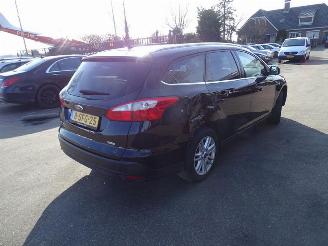 damaged machines Ford Focus Wagon 1.1 Ti-VCT EcoBoost 2013/9