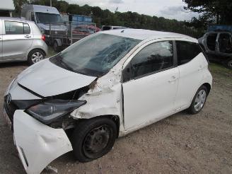 disassembly other Toyota Aygo 1.0 X - 5 Drs 2016/5