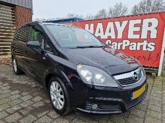 dommages motocyclettes  Opel Zafira 2.2 cosmo 2006/1