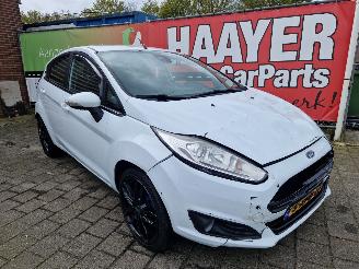 damaged commercial vehicles Ford Fiesta 1.0 ecoboost titanium 2014/9