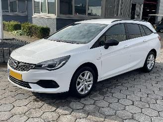 uszkodzony skutery Opel Astra SPORTS TOURER 1.2 Edition 2021/8