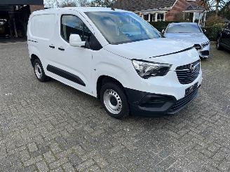 dommages  camping cars Opel Combo 1.6 D L1H1 EDITION. 2019/7