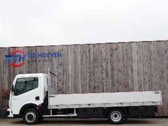 occasion trailers Renault Maxity 130.35 2.5 DXi Open Laadbak 3-Persoons 96KW Euro 4 2010/3