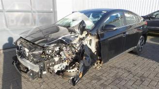 Damaged car Hyundai Ioniq  2019/10