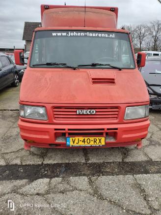 dommages fourgonnettes/vécules utilitaires Iveco Daily 2.5 td 1990/11