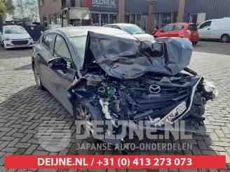 Damaged car Mazda 3 3 (BM/BN), Hatchback, 2013 / 2019 2.0 SkyActiv-G 120 16V 2015/8
