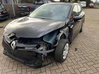 danneggiata altro Renault Clio  2015/11