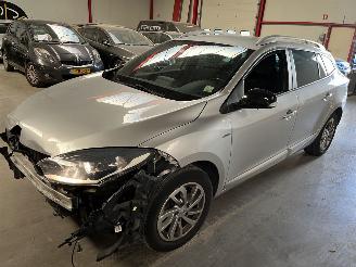 dañado remolque Renault Mégane Stationcar 1.2 TCE Limited 2015/3