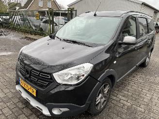 damaged trailers Dacia Lodgy 1.3 TCe Stepway  7 persoons 2021/3