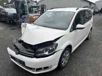 dañado remolque Volkswagen Touran 1.2 TSI Comfortline 2011/9