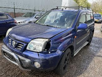 damaged commercial vehicles Nissan X-Trail 2.2 DCI 2003/12