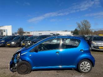 dommages motocyclettes  Toyota Aygo 1.0-12V Access BJ 2010 171588 KM 2010/5