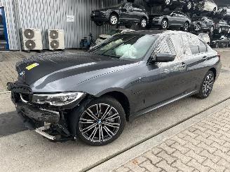 damaged commercial vehicles BMW 3-serie 330e Plug-in-Hybrid xDrive 2019/8