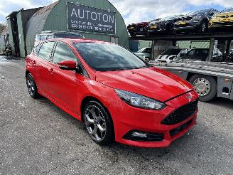 damaged bicycles Ford Focus 2.0 ST 256PK Clima Navi 5-Drs EXPORT 2017/7
