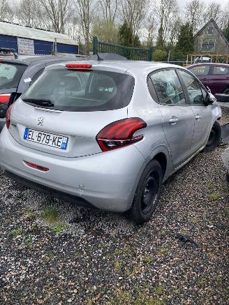 damaged commercial vehicles Peugeot 208 1.6 BLUE HDI 2017/4