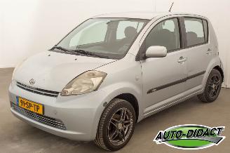 dommages fourgonnettes/vécules utilitaires Daihatsu Sirion 2 1.0-12V Trend koppeling matig 2006/4