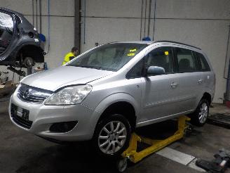 Voiture accidenté Opel Zafira Zafira (M75) MPV 1.8 16V Ecotec (Z18XER(Euro 4)) [103kW]  (07-2005/04-=
2015) 2008/4