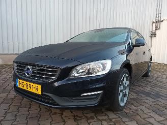 dommages  camping cars Volvo V-60 V60 I (FW/GW) 2.4 D6 20V AWD Twin Engine Plug-in Hybrid (D97PHEV(Euro =
6)) [206kW]  (03-2015/05-2018) 2015/12