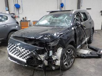 Damaged car Hyundai Santa Fe Santa Fe IV SUV 1.6 T-GDI Hybrid (G4FT) [169kW]  (08-2020/...) 2021/5