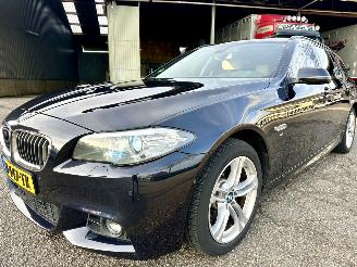 BMW 5-serie gereserveerd 520XD 190pk 8-traps aut M-Sport Ed High Exe - 4x4 aandrijving - softclose - head up - xenon - 360camera - line assist - 162dkm - keyless entry + start picture 2