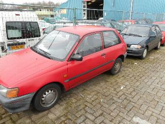 dommages fourgonnettes/vécules utilitaires Toyota Starlet 1.3 VOOR EXPORT 1995/1