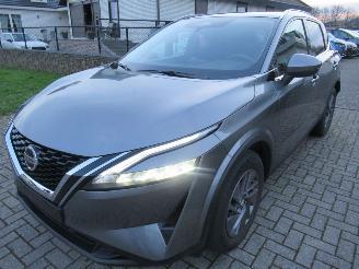 dommages fourgonnettes/vécules utilitaires Nissan Qashqai 1.3DIG-T mHYBRID 140pk  30.000km Climatronic Panorama-D Camera....... 2022/2