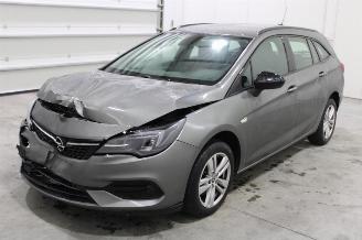 damaged commercial vehicles Opel Astra  2021/4