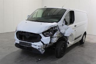 damaged commercial vehicles Ford Transit  2021/6