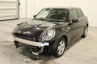 damaged commercial vehicles Mini One  2020/6