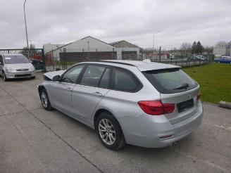 dañado vehículos comerciales BMW 3-serie BUSINESS PACK 2019/1