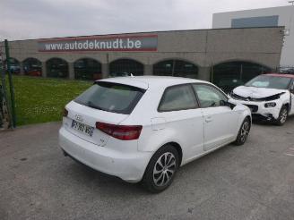 Unfall Kfz Wohnwagen Audi A3 1.6 TDI 2014/6