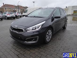 damaged commercial vehicles Kia Cee d  2017/10