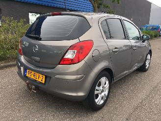 dommages motocyclettes  Opel Corsa 1.3 cdti. cosmo 2011/7